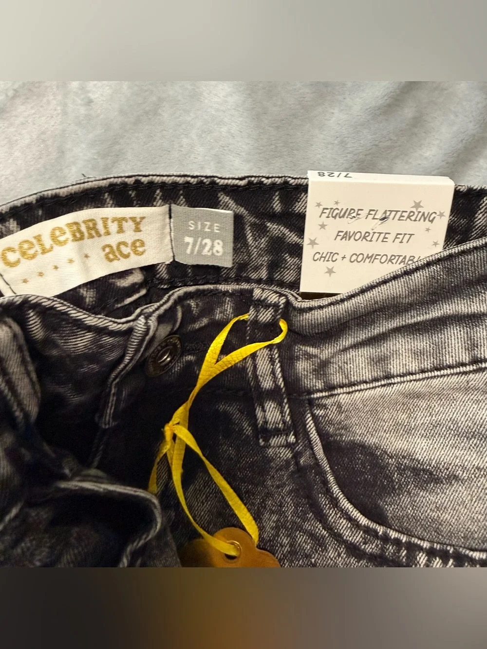 NET Celebrity Ace  Black Washed Wide-Leg Jeans with Embroidered Patches 90 style